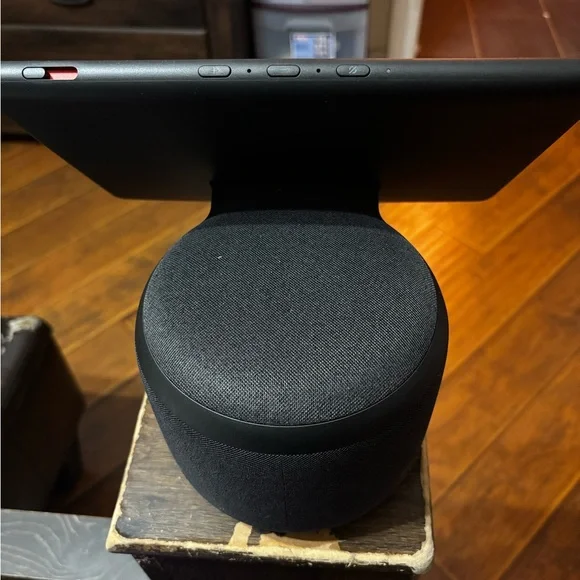 Echo show 10 - Black - Picture 2 of 2